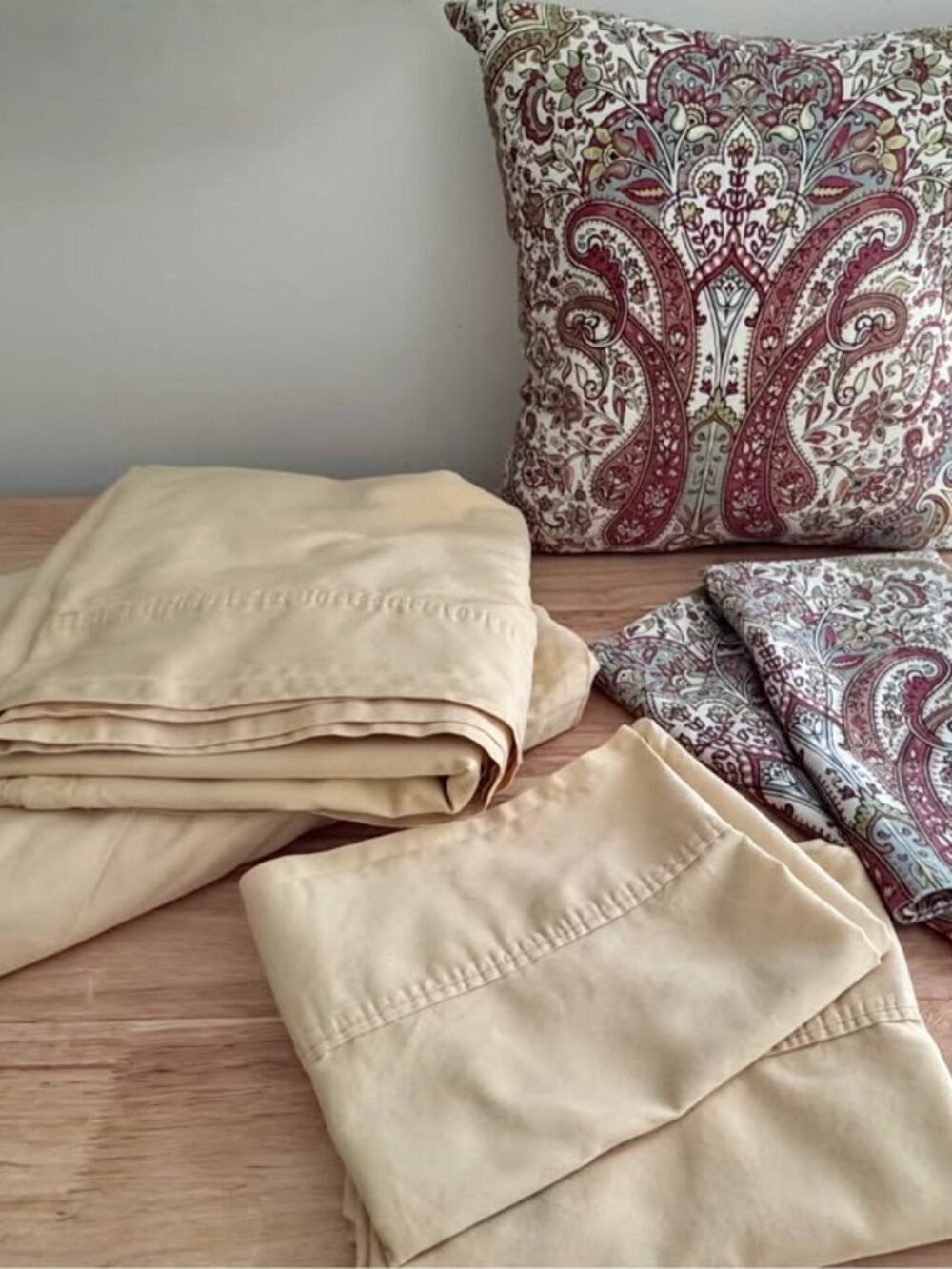 Ralph Lauren Queen Sheet Set + Tahari Pillow and Shams. VINTAGE